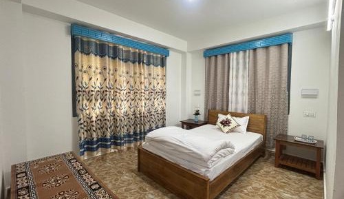 Standard Queen Room