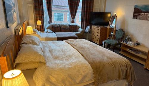 Triple Room with Private Bathroom