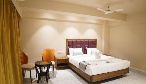 Deluxe Double Room (2 Adults + 1 Child)