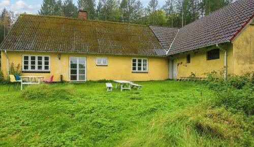 One-Bedroom Holiday Home
