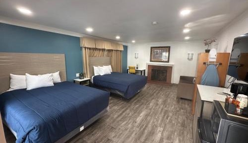 Deluxe Family Suite