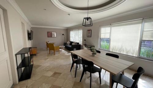 One-Bedroom Deluxe Apartment