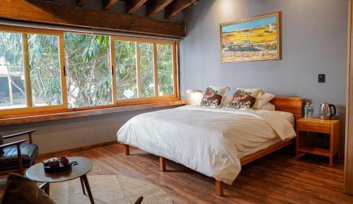 Queen Room with Garden View