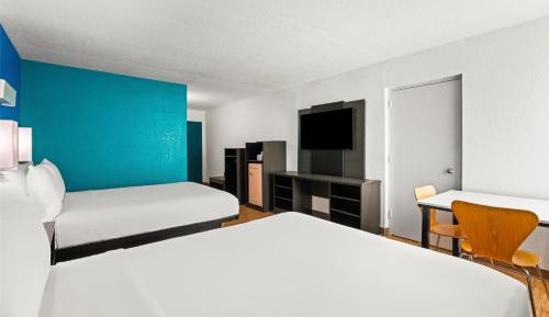 Queen Room with Two Queen Beds - Non-Smoking
