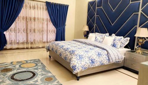 Deluxe Double Room (2 Adults + 1 Child)