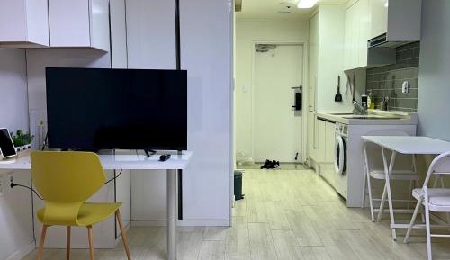 Deluxe Studio