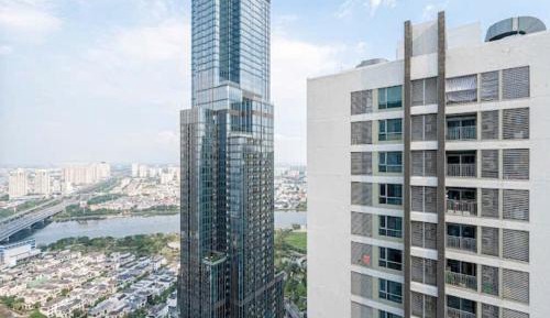 One-Bedroom Apartment with Balcony