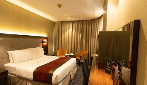 Deluxe King Room
