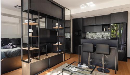One-Bedroom Apartment with Balcony