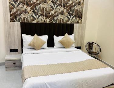 Deluxe Queen Room