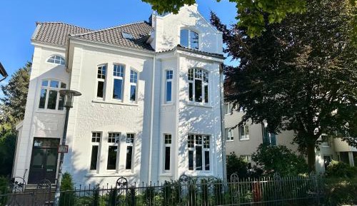 Four-Bedroom Deluxe Apartment
