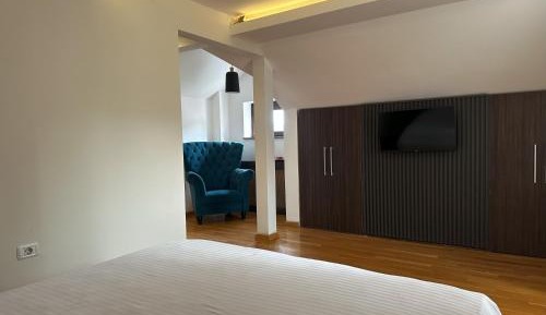 Queen Room with Spa Bath