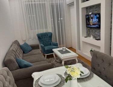 One-Bedroom Apartment with View