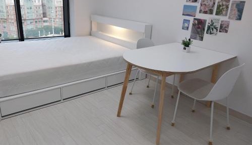 One-Bedroom Apartment with City View