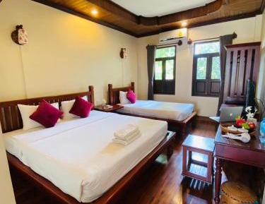 Deluxe Family Room