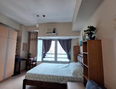 Studio Apartment with Queen Bed
