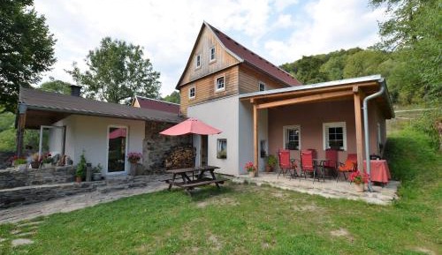 Three-Bedroom Holiday Home 