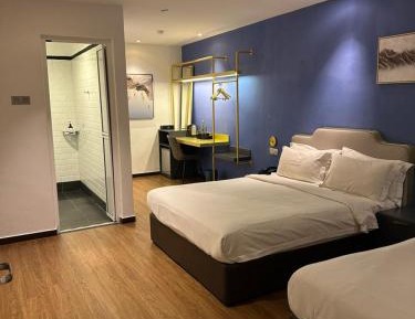 Deluxe Family Suite