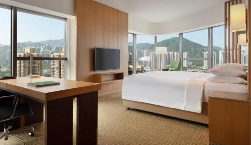 Corner King Studio Suite with River View