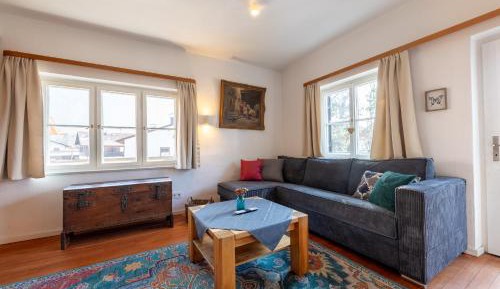 Apartment with Mountain View