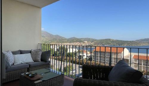 One-Bedroom Apartment with Balcony and Sea View