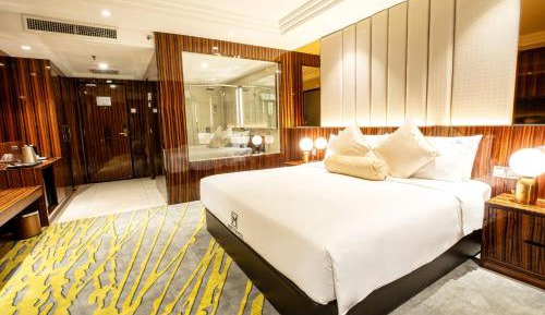 Deluxe King Room