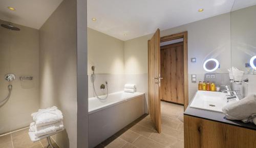 Junior Suite with Mountain View