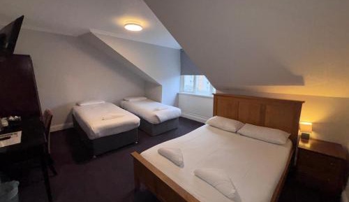 Family Room (4 Adults)