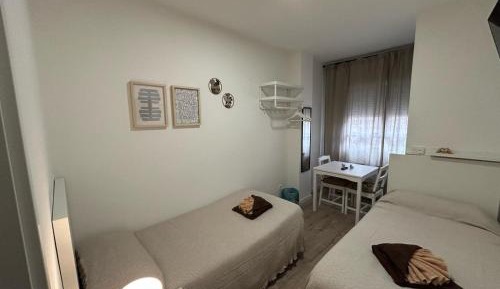 Standard Twin Room with Shared Bathroom