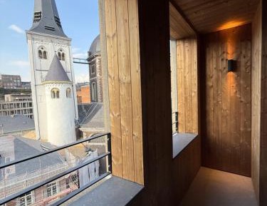 Deluxe Studio with Balcony 