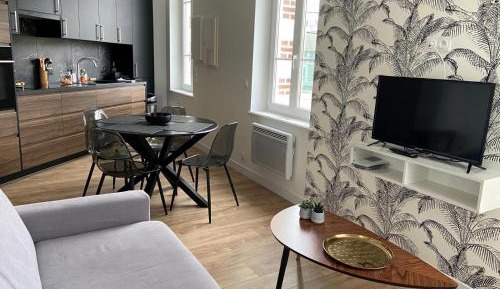 Deluxe One-Bedroom Apartment with City View