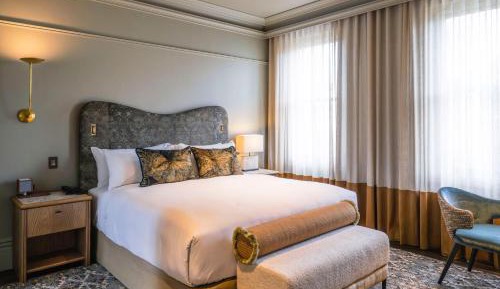 Superior King Suite