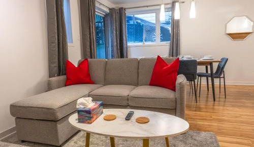 Three-Bedroom Deluxe Apartment