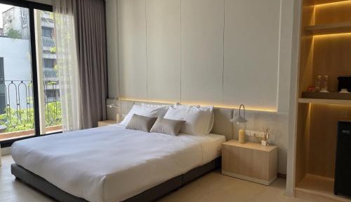 Deluxe King Suite
