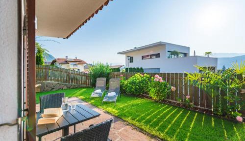 One-Bedroom Apartment with Garden View