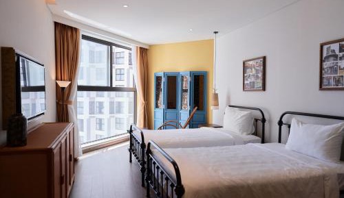 Twin Room with Pool View