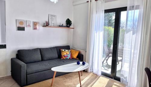 Deluxe Two-Bedroom Apartment with Garden View