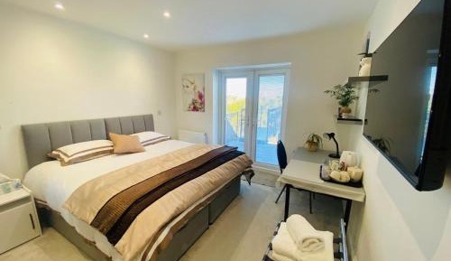 Double Room with Private Bathroom