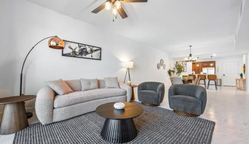 Two-Bedroom Deluxe Apartment with Balcony