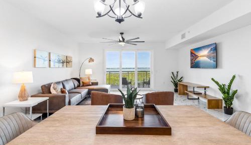 Three-Bedroom Premium Apartment with Balcony