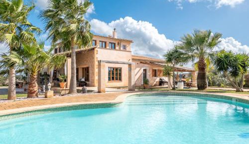 Villa with Garden View