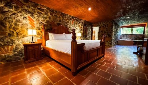 Superior King Suite