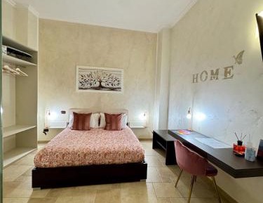 One-Bedroom Apartment with Balcony