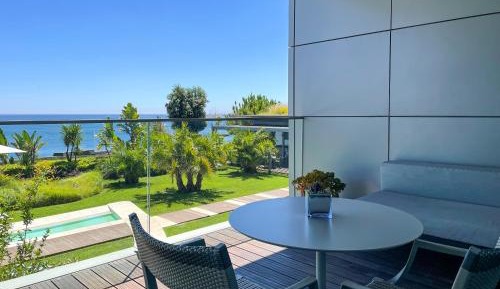 Classic King Room with Ocean View