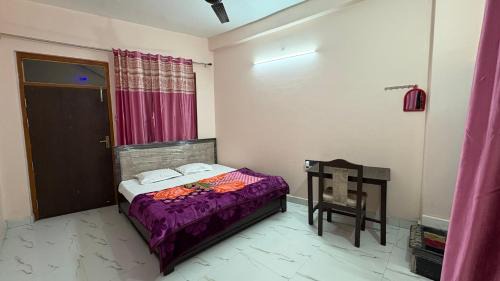 Deluxe Room (2 Adults + 1 Child)