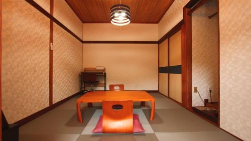 Japanese-Style Twin Room with Shared Bathroom
