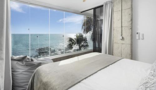 Two-Bedroom Apartment with Balcony and Sea View