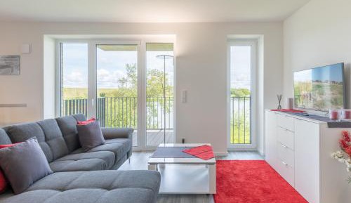 Apartment with Lake View