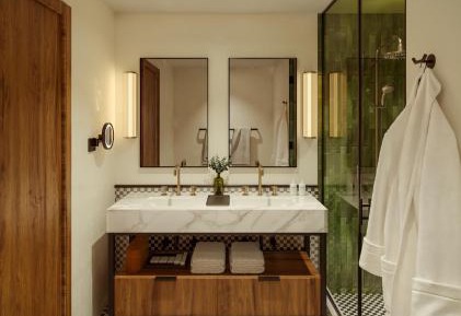 Standard King Room
