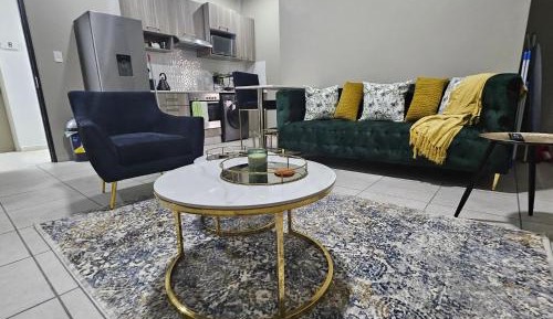 Deluxe One-Bedroom Apartment